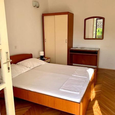 Obradovic Rooms & Apartments Makarska Exterior foto