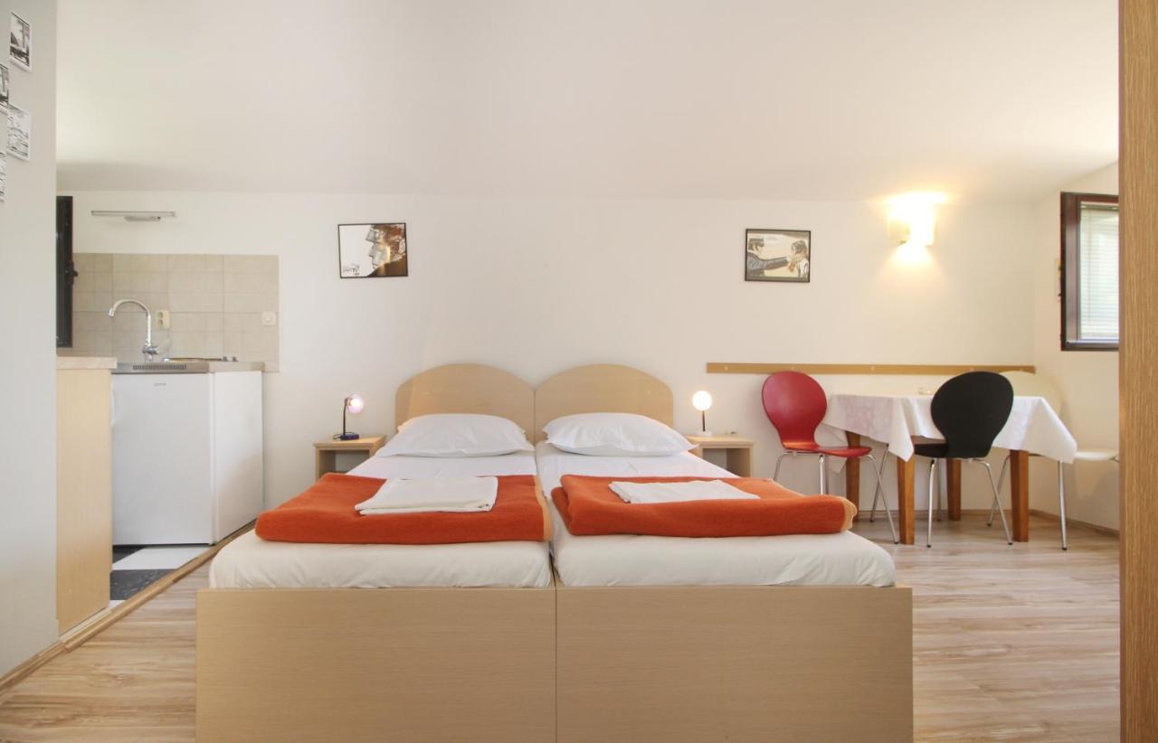 Obradovic Rooms & Apartments Makarska Exterior foto