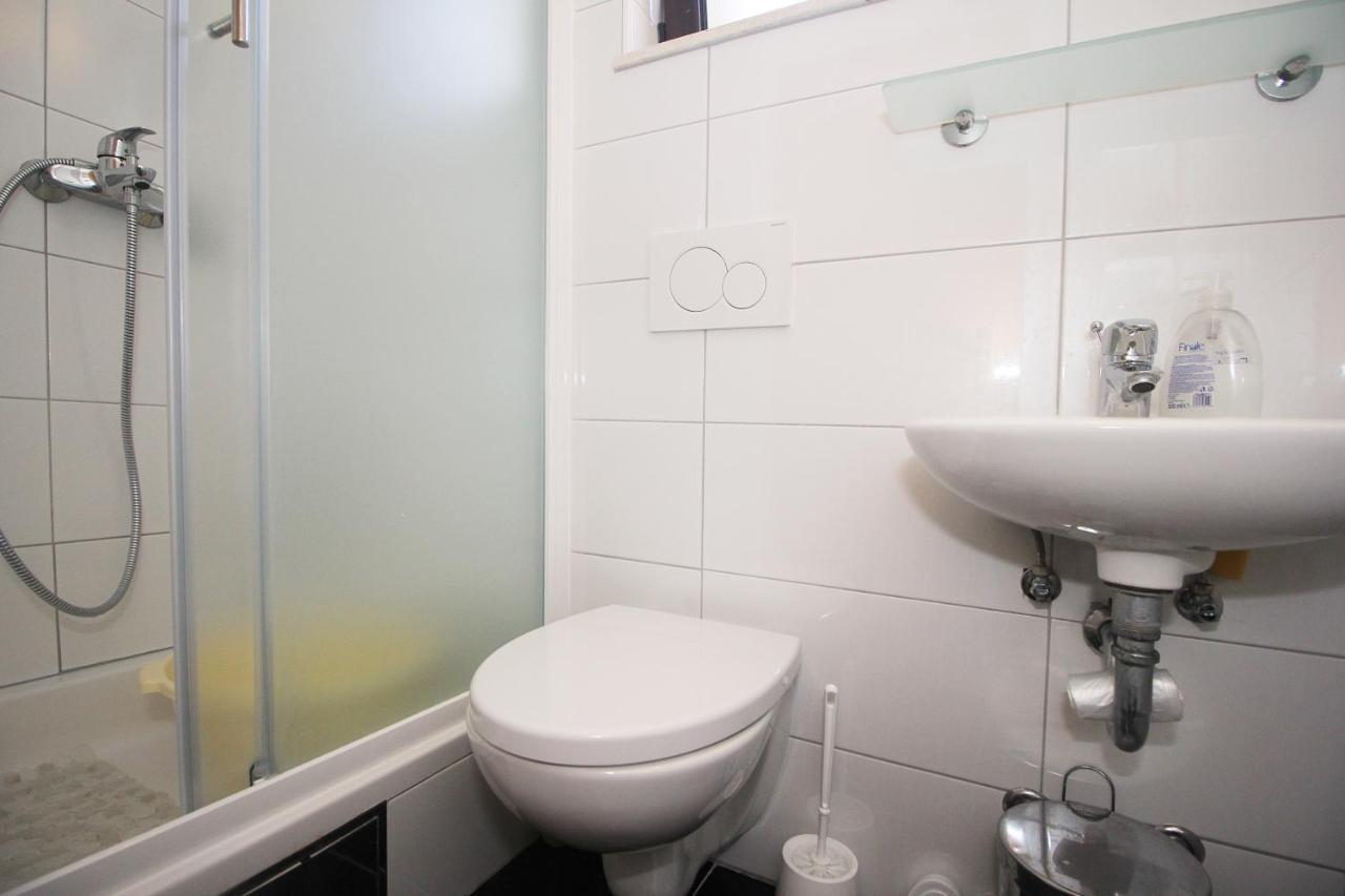 Obradovic Rooms & Apartments Makarska Exterior foto